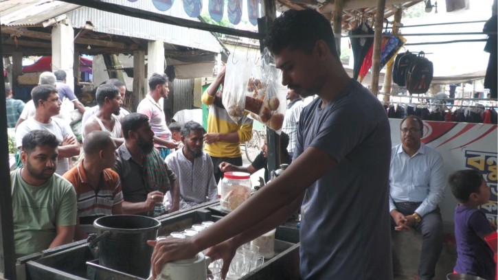 এক মাসে ৩ লাখ টাকার বিদ্যুৎ বিল চা দোকানির!