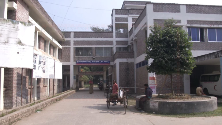 আউটসোর্সিং কর্মীদের কর্মবিরতিতে অচল খুলনার ৯ উপজেলা স্বাস্থ্য কমপ্লেক্স