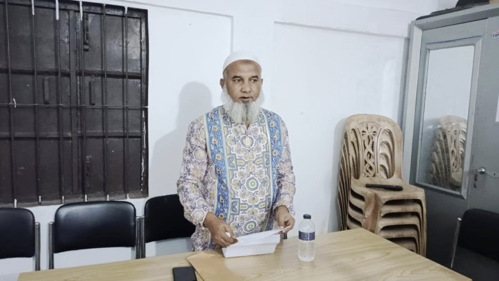 সংবাদ সম্মেলন করে আওয়ামী লীগ নেতার পদত্যাগ