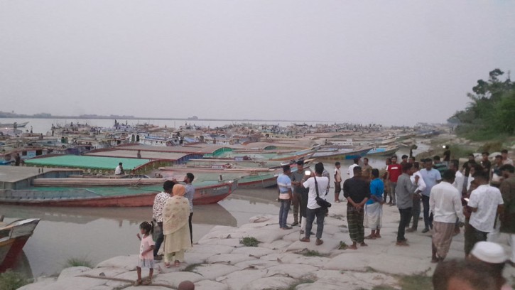 পদ্মা-যমুনায় প্রকাশ্যে চাঁদাবাজি-ছিনতাই, আতঙ্কে নৌযান শ্রমিকরা
