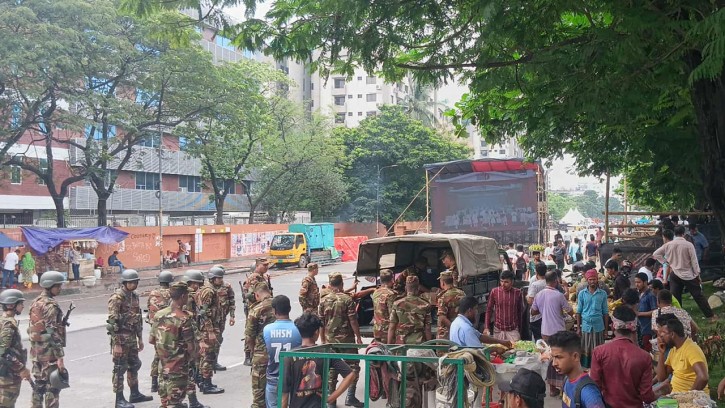 জুলাই ঘোষণাপত্র ঘিরে নিশ্ছিদ্র নিরাপত্তায় মানিক মিয়া অ্যাভিনিউ