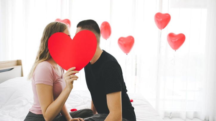 আজ কিস ডে